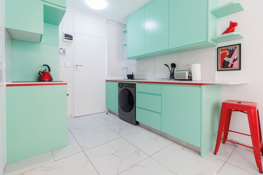 1 Bedroom Property for Sale in Sea Point Western Cape